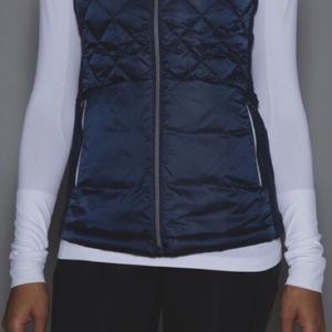 Lululemon Down for a Run Vest (Navy Blue- Size 4)